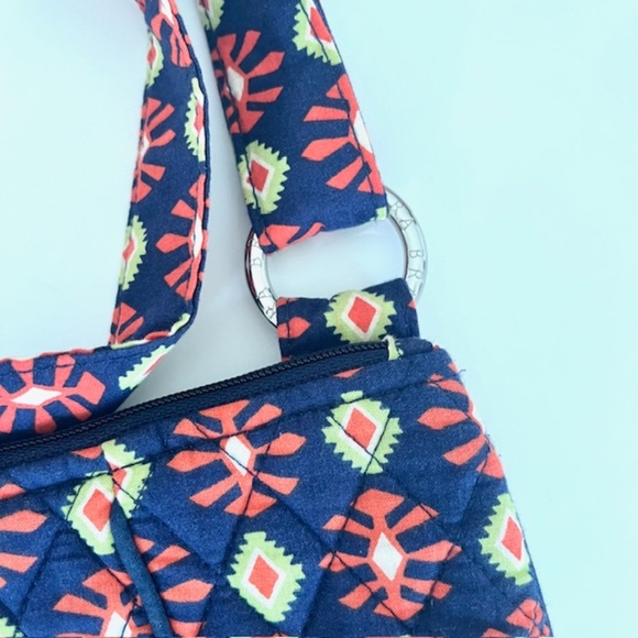 Vera Bradley Hipster Crossbody Bag in "Sun Valley -Opposite" Pattern - Picture 5 of 7